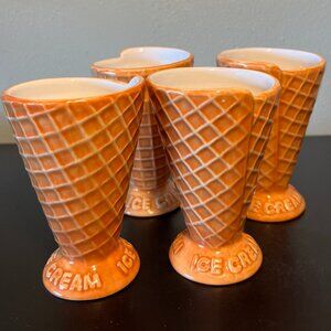 Set of 4 WILLIAMS-SONOMA Waffle Ice Cream Cone Shaped Embossed Serving Dishes 3D